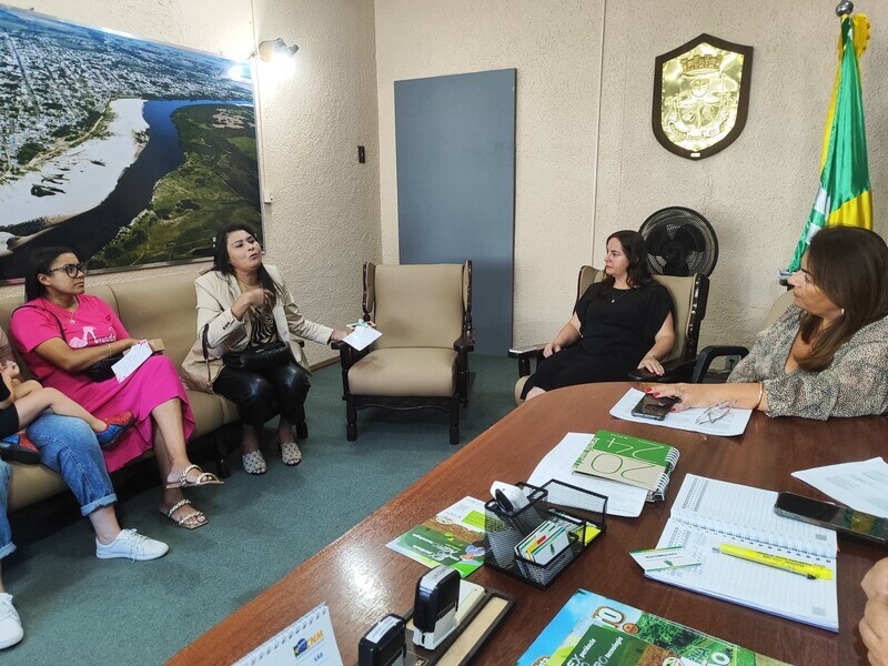 prefeito-municipal-recebeu-a-coordenadora-geral-do-departamento-feminino-da-igreja-assembleia-de-deus-berenice-bazana