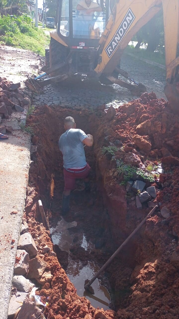 saneamento-obras-prefeitura-realiza-conserto-e-limpeza-publica