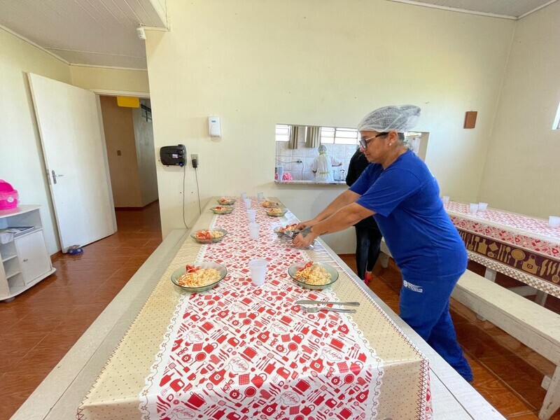 a-secretaria-de-saude-juntamente-com-o-caps-proporcionou-um-almoco-ao-grupo-terapeutico