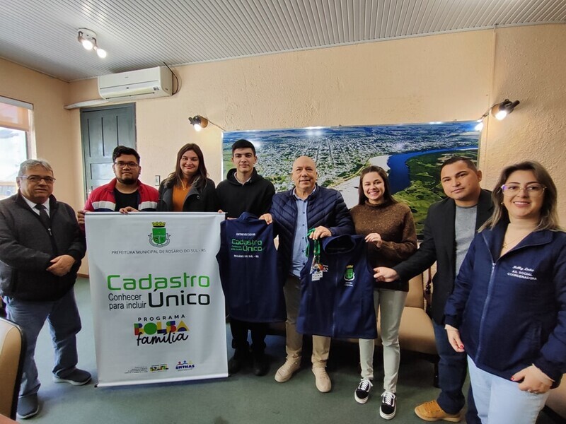 secretaria-de-trabalho-habitacao-e-assistencia-social-realizou-a-entrega-de-uniforme