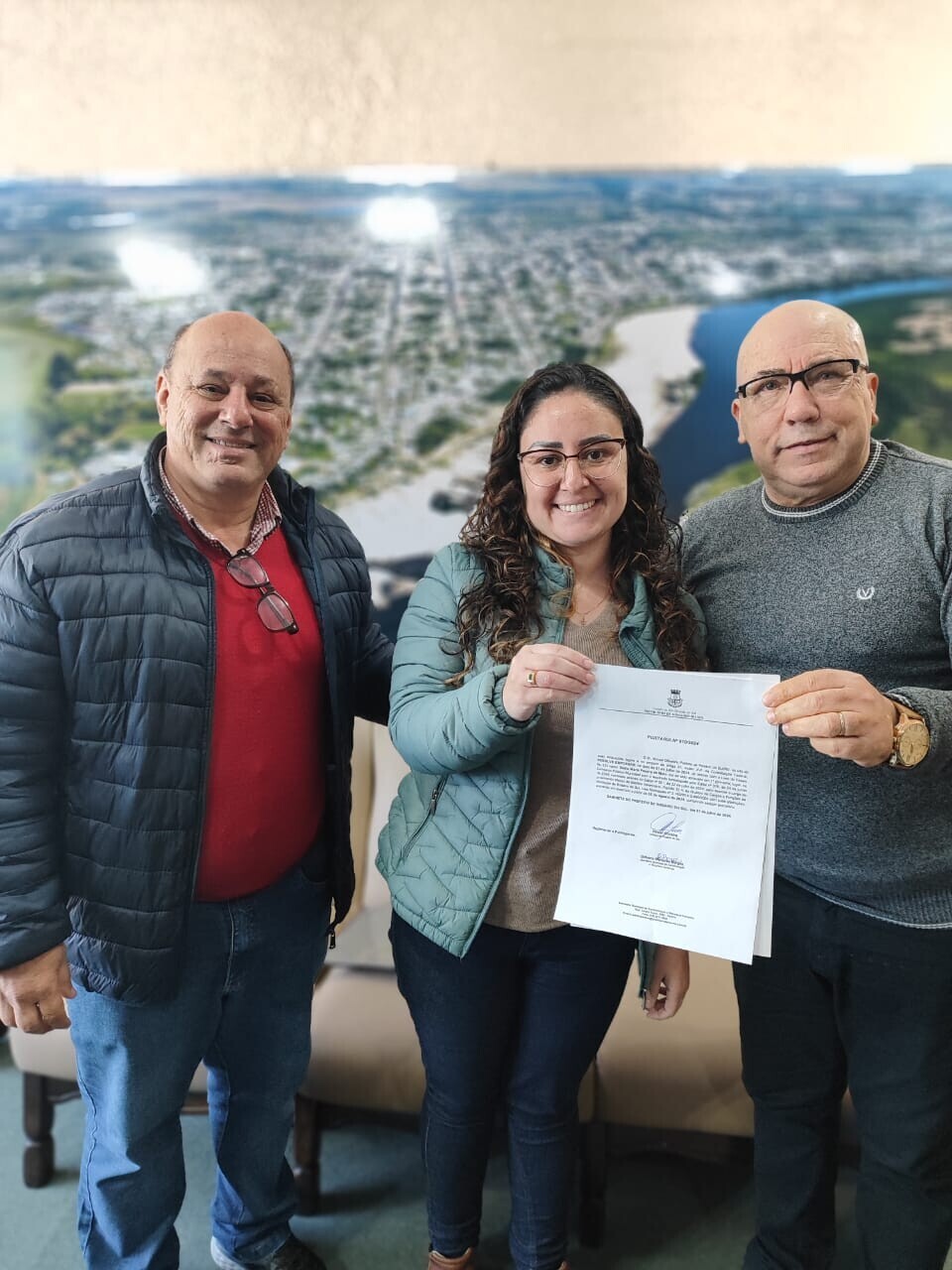 prefeito-vilmar-oliveira-da-posse-aos-primeiros-nomeados-do-concurso-publico-de-2024