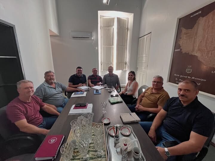 prefeitura-de-rosario-do-sul-realiza-reuniao-para-planejar-acoes-emergenciais-de-apoio-ao-setor-agropecuario-e-transporte-escolar