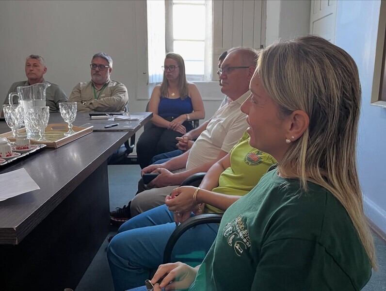 o-governo-municipal-reuniu-representantes-de-diversas-entidades-para-discutir-os-impactos-da-estiagem-em-rosario-do-sul