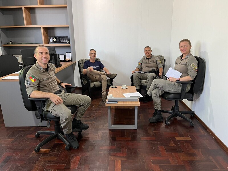 secretario-de-turismo-se-reune-com-a-brigada-militar-para-planejar-seguranca-dos-eventos-de-2025-em-rosario-do-sul