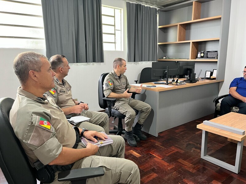 reuniao-alinha-estrategias-de-seguranca-para-o-carnaval-2025-em-rosario-do-sul