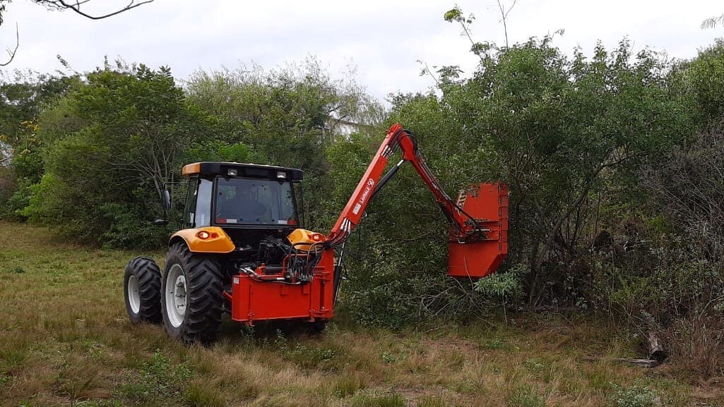 rocadeira-hidraulica-e-adquirida-pelo-municipio