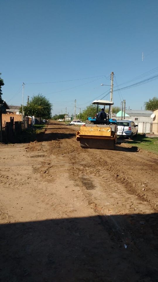 secretaria-municipal-de-obras-realiza-limpeza-e-patrolamento-no-bairro-joao-alves-osorio