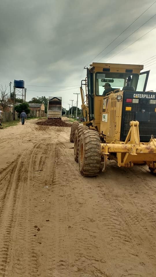 administracao-municipal-realizou-patrolamento-e-balastramento-na-carmelo