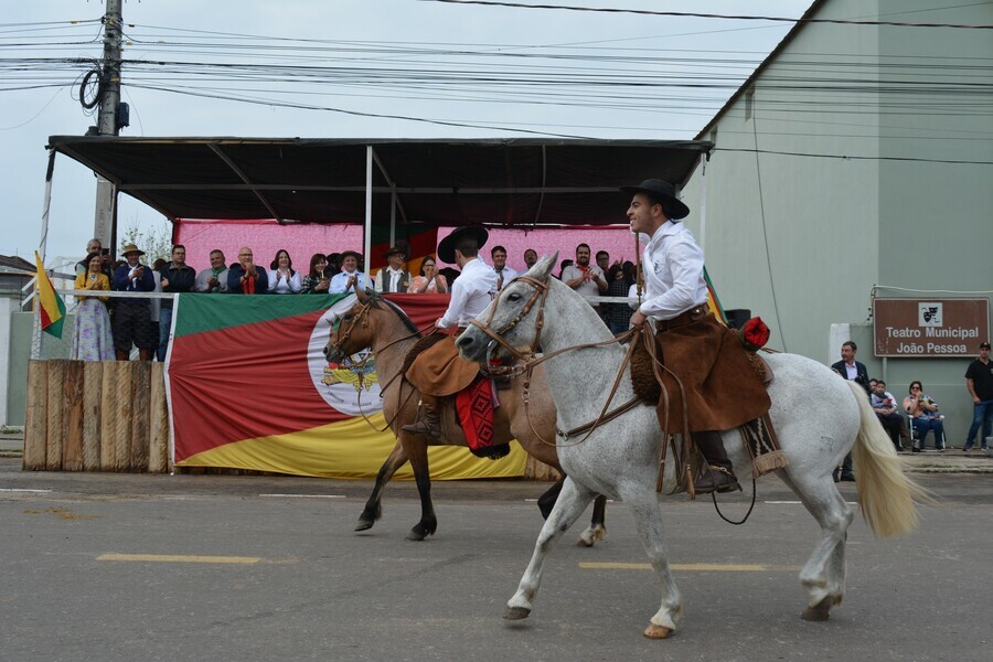 desfile-farroupilha-de-20-de-setembro-de-2023-em-rosario-do-sul