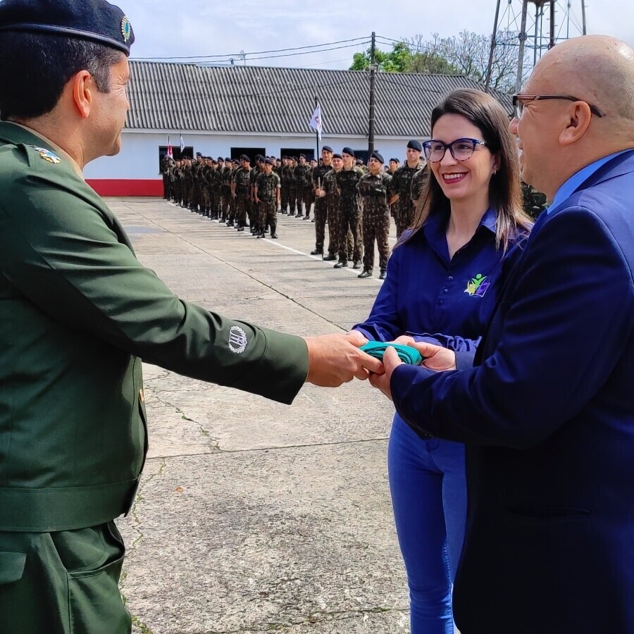 prefeitura-municipal-participou-de-solenidade-alusiva-o-dia-da-bandeira-no-4rcc