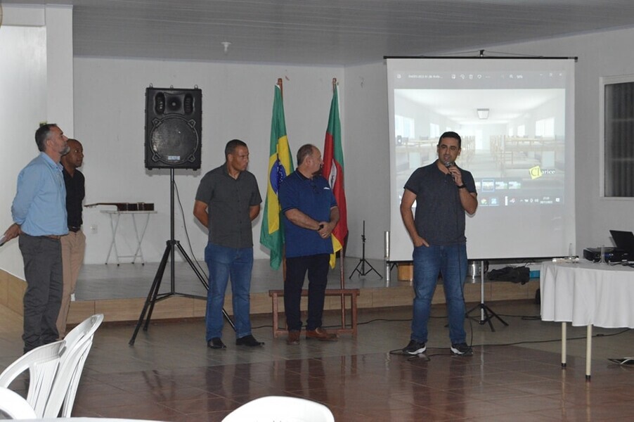 vice-prefeito-eduardo-ustra-ribeiro-participou-da-reuniao-do-grupo-de-apoio-a-brigada-militar