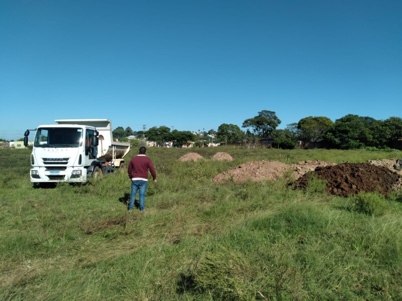 ubs-do-bairro-ana-luiza-terraplanagem-em-andamento
