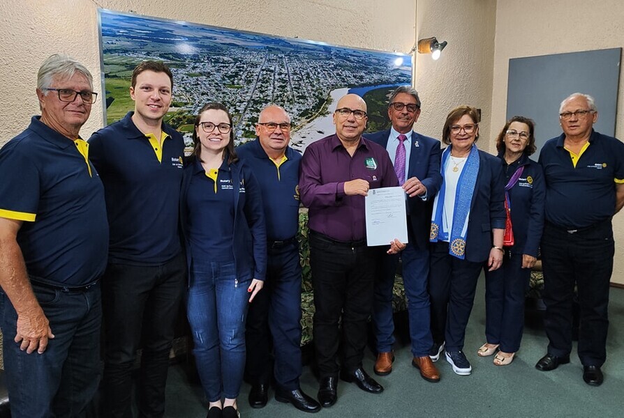 prefeito-municipal-recebeu-em-seu-gabinete-o-governador-distrital-4780-do-rotary-club-e-membros-do-rotary-club-cavera