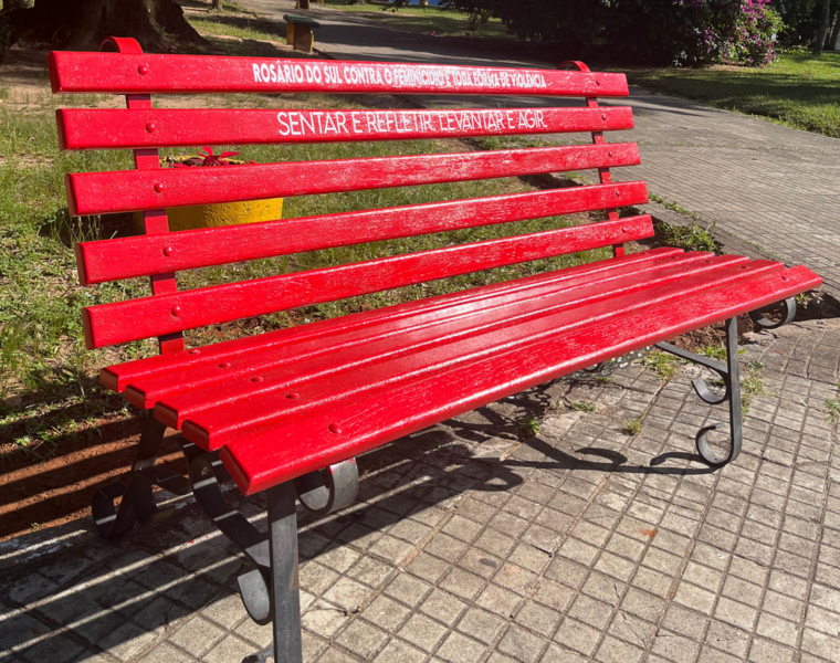 banco-vermelho-reforca-compromisso-de-rosario-no-combate-a-violencia-contra-a-mulher